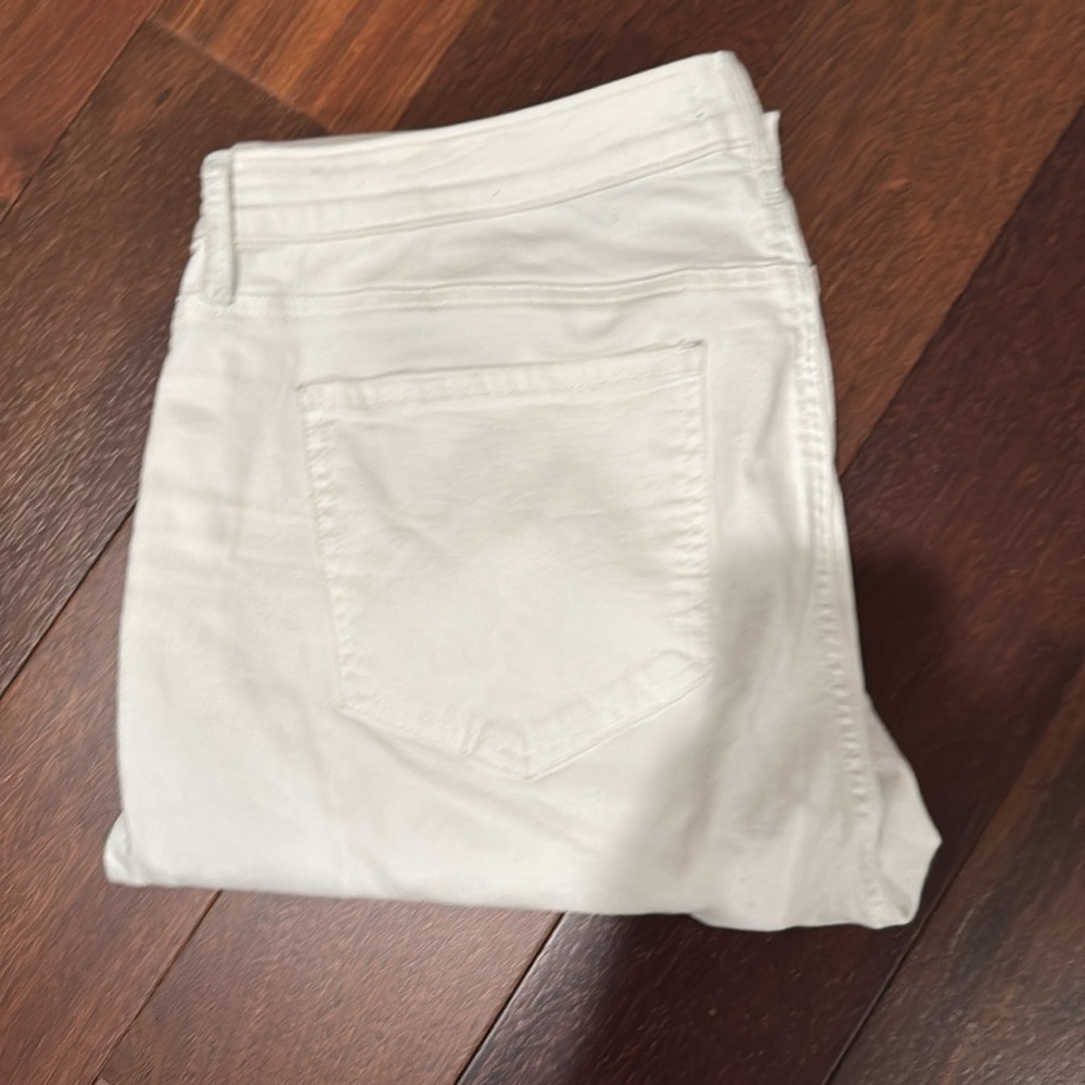 NYDJ 🎉HP🎉white bootcut Flare jeans with lift tuck technology. - Picture 7 of 7